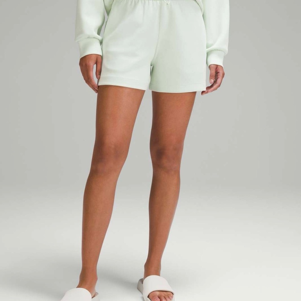 Lululemon Softstreme High-Rise Short 4"